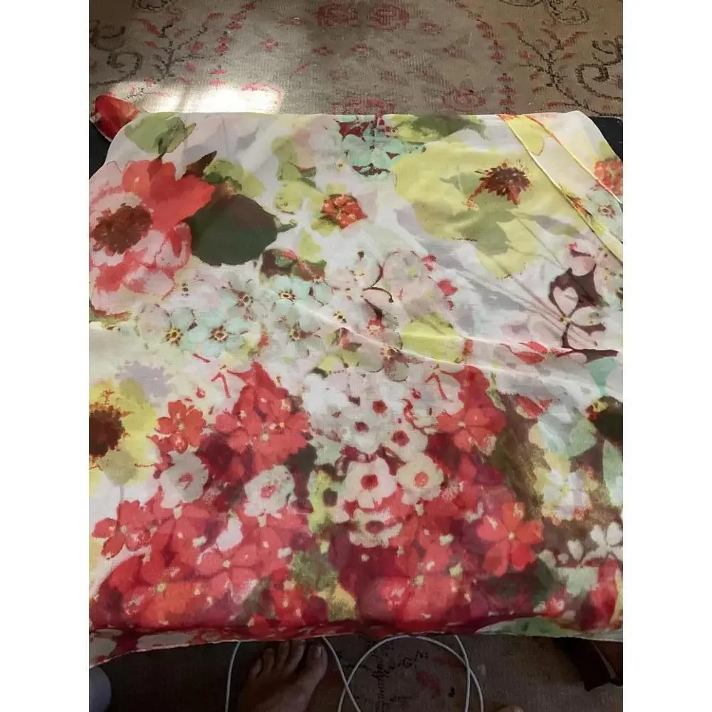 Floral Print Lightweight Women's Scarf - Picture 2 of 5